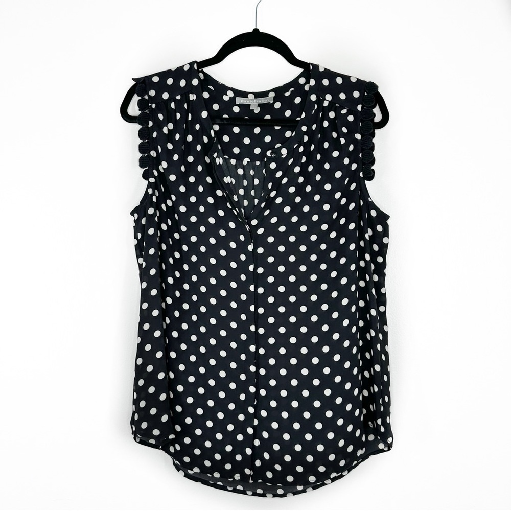 Daniel Rainn polka dot sleeveless button down blouse